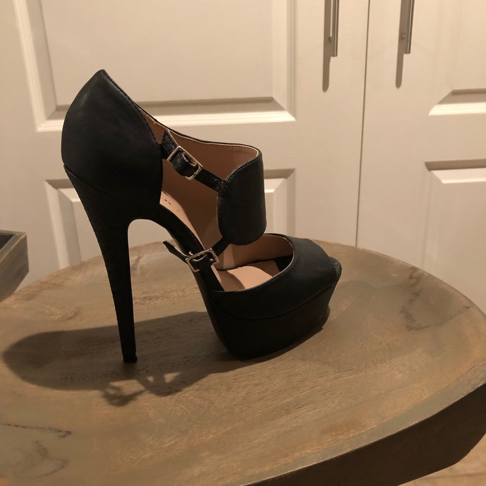 Bebe heels